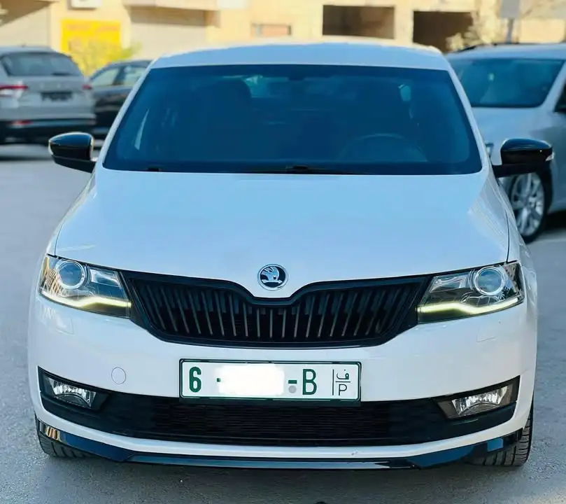 Škoda Rabid ✌🏿monte carlo✌🏿1,4 Tsi 2018 ترخيص Outomatic 👈🏿 طلاء شركة بالكامل أضائة ليد أمامي خلفي 🏮حزمة رياضية بالكامل 🏮...